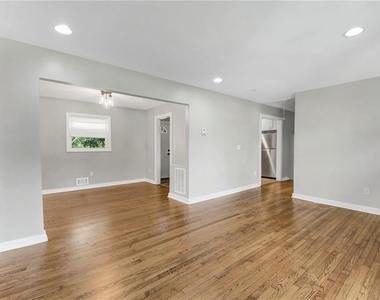 2692 Rockcliff Road Se - Photo Thumbnail 4