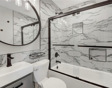 2692 Rockcliff Road Se - Photo Thumbnail 13