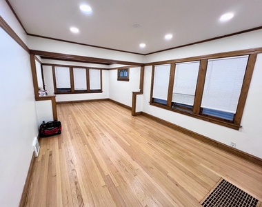 5833 W Peterson Avenue - Photo Thumbnail 7