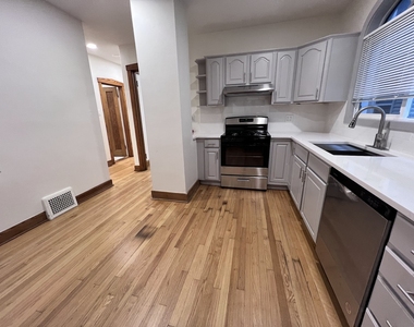 5833 W Peterson Avenue - Photo Thumbnail 2