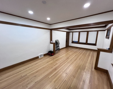 5833 W Peterson Avenue - Photo Thumbnail 6