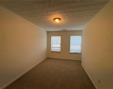 2485 Emma Way - Photo Thumbnail 16