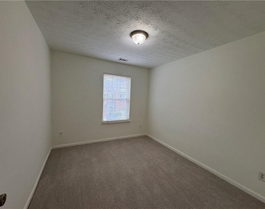 2485 Emma Way - Photo Thumbnail 15
