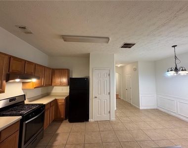 2485 Emma Way - Photo Thumbnail 5