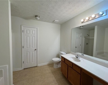 2485 Emma Way - Photo Thumbnail 10