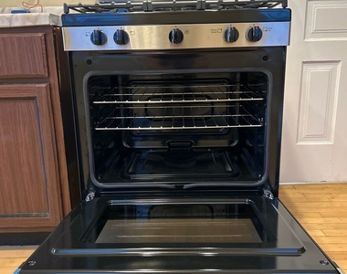 862 N Hermitage Avenue - Photo Thumbnail 5