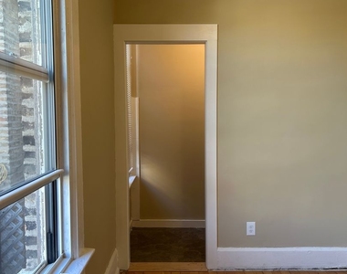 862 N Hermitage Avenue - Photo Thumbnail 9