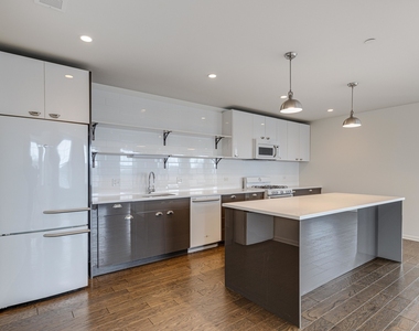 115 Lake Street - Photo Thumbnail 2