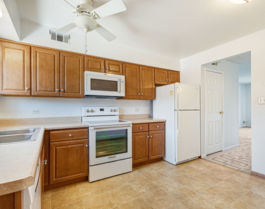 9446 Bay Colony Drive - Photo Thumbnail 5