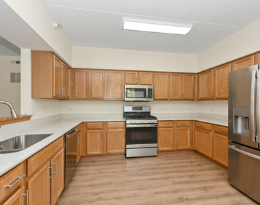 16641 S Liberty Circle - Photo Thumbnail 5