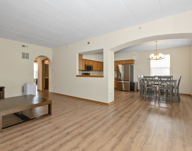 16641 S Liberty Circle - Photo Thumbnail 2
