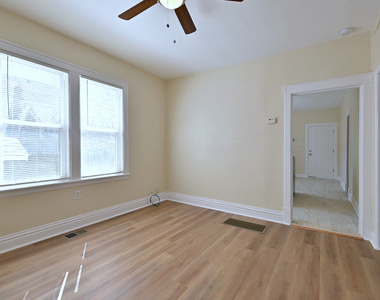 8602 S Muskegon Avenue - Photo Thumbnail 2