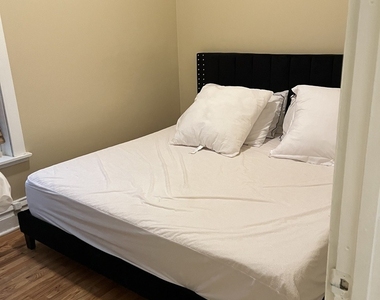 4429 S Calumet Avenue - Photo Thumbnail 9