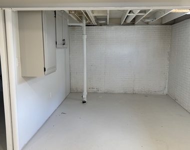 2319 Pinehurst Drive - Photo Thumbnail 18