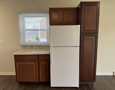2319 Pinehurst Drive - Photo Thumbnail 5
