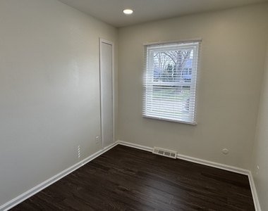 2319 Pinehurst Drive - Photo Thumbnail 10