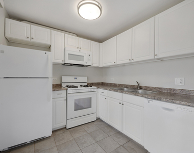 93 N Victoria Lane - Photo Thumbnail 5