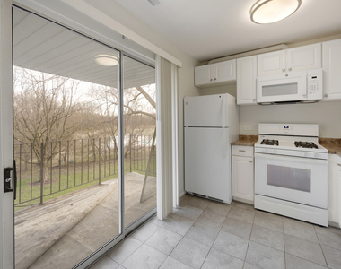 93 N Victoria Lane - Photo Thumbnail 6