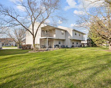 93 N Victoria Lane - Photo Thumbnail 16