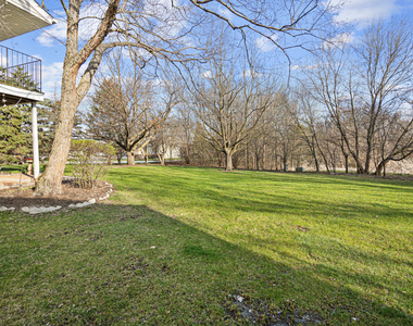 93 N Victoria Lane - Photo Thumbnail 17