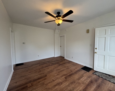 370 Bent Street - Photo Thumbnail 2