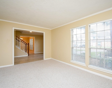 910 Shillington Drive - Photo Thumbnail 4