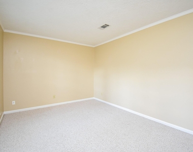 910 Shillington Drive - Photo Thumbnail 5