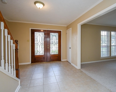 910 Shillington Drive - Photo Thumbnail 3