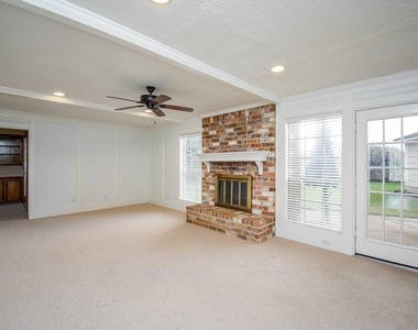 910 Shillington Drive - Photo Thumbnail 12