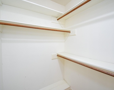 910 Shillington Drive - Photo Thumbnail 35
