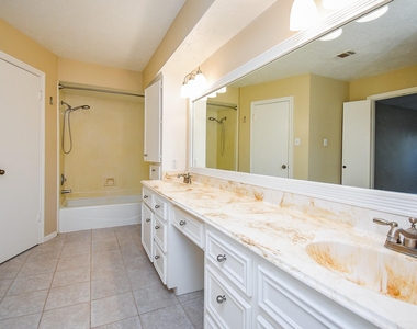 910 Shillington Drive - Photo Thumbnail 34