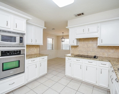 910 Shillington Drive - Photo Thumbnail 16
