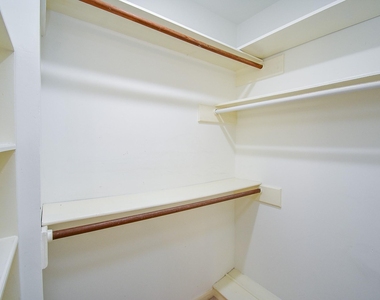 910 Shillington Drive - Photo Thumbnail 36