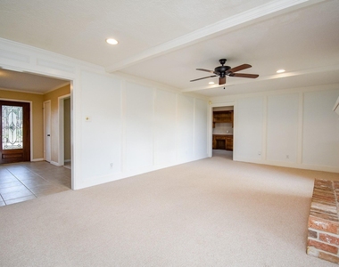 910 Shillington Drive - Photo Thumbnail 13