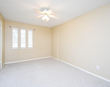 910 Shillington Drive - Photo Thumbnail 37