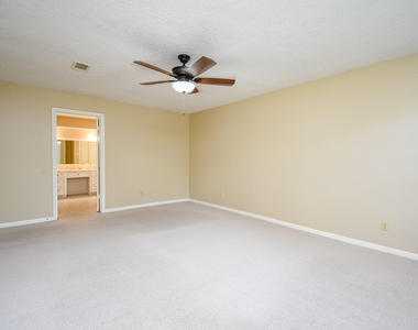 910 Shillington Drive - Photo Thumbnail 32