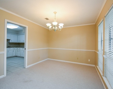 910 Shillington Drive - Photo Thumbnail 8