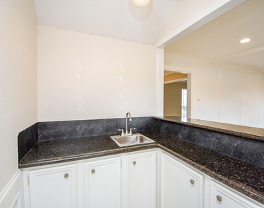 910 Shillington Drive - Photo Thumbnail 15