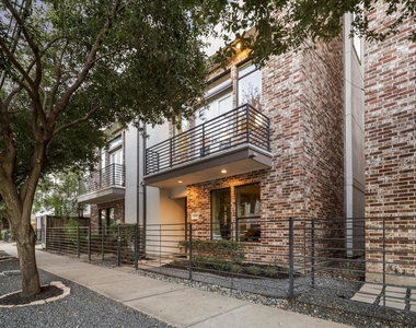 1717 Silver Street - Photo Thumbnail 3