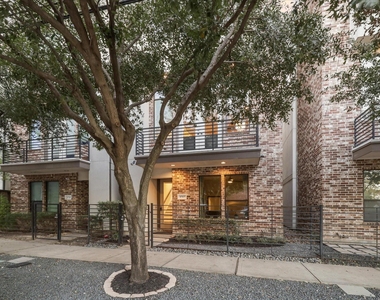 1717 Silver Street - Photo Thumbnail 2