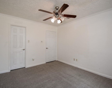 21338 Park Villa Drive - Photo Thumbnail 11