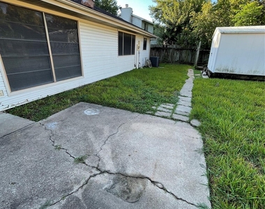 3622 Fiddlers Green Drive - Photo Thumbnail 9