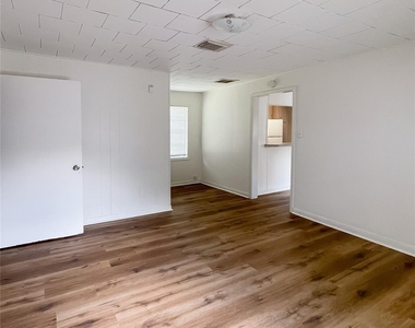 1241 Chevy Chase Street - Photo Thumbnail 3