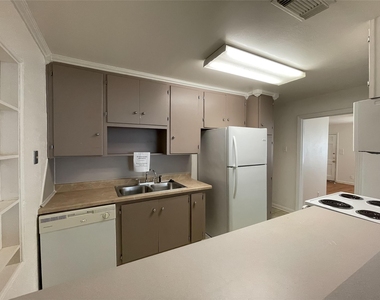 1241 Chevy Chase Street - Photo Thumbnail 6