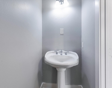3819 W Traditions Court - Photo Thumbnail 19
