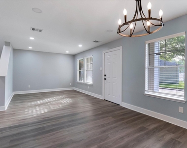3819 W Traditions Court - Photo Thumbnail 9