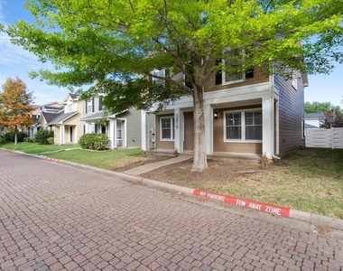 3819 W Traditions Court - Photo Thumbnail 1