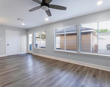 3819 W Traditions Court - Photo Thumbnail 18