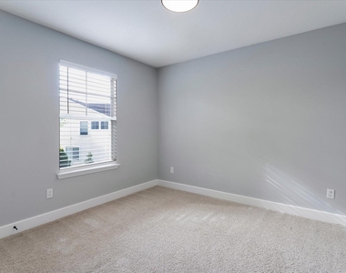 3819 W Traditions Court - Photo Thumbnail 31