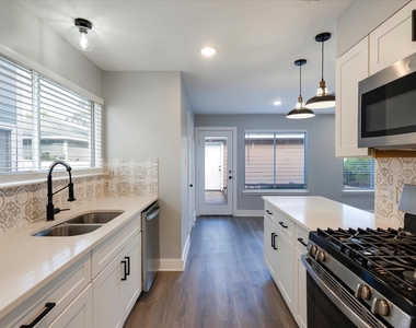 3819 W Traditions Court - Photo Thumbnail 11